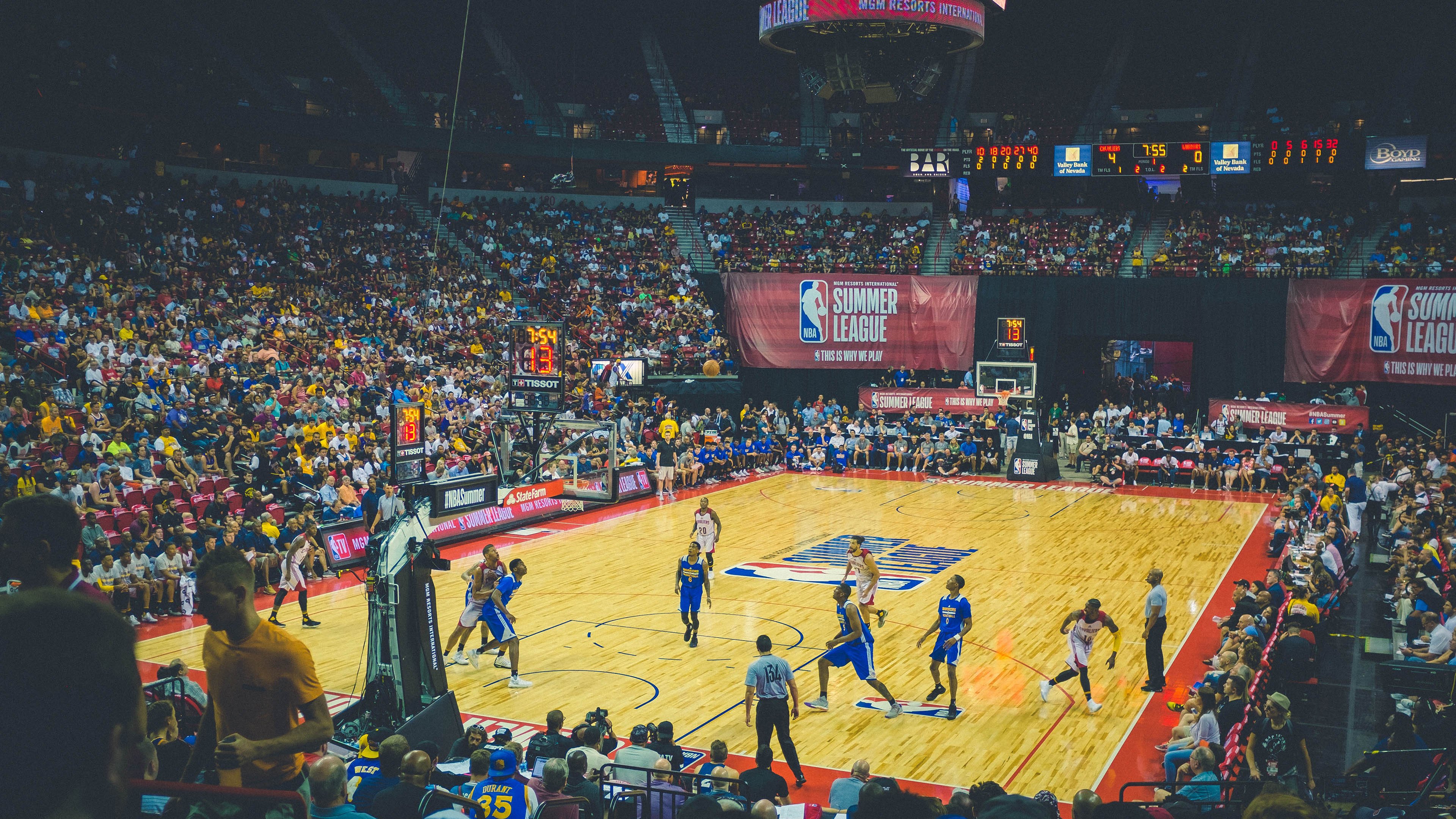 电竞世界杯盛大开幕 全球顶尖战队争夺荣耀