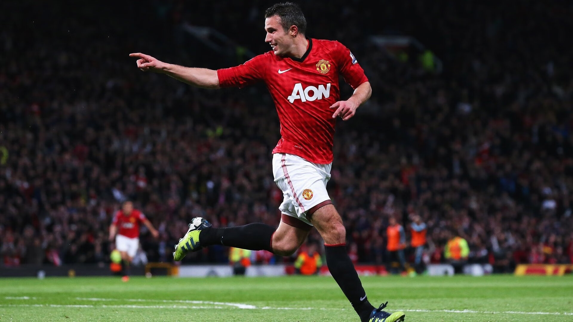 百米飞人巅峰对决 新王加冕闪耀世界田坛